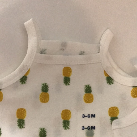 Old Navy Girl’s (Baby) Pineapple Onesies Size 3-6 Months/Bundle of 2 - Picture 4 of 4